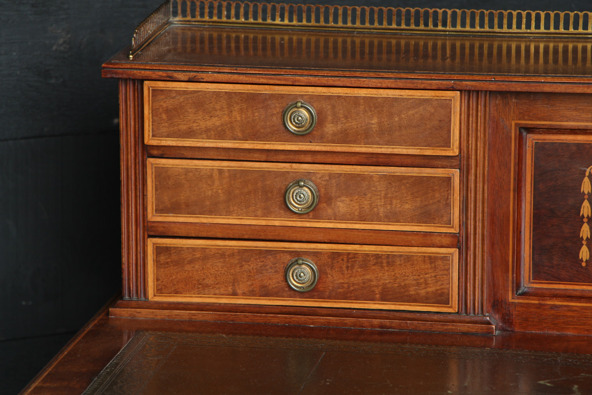 Mahogany and marquetery english desk