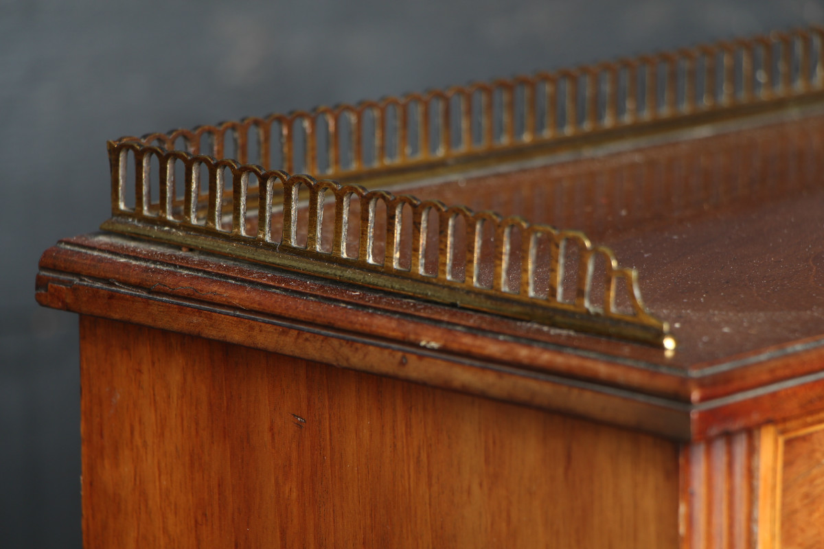 Mahogany and marquetery english desk