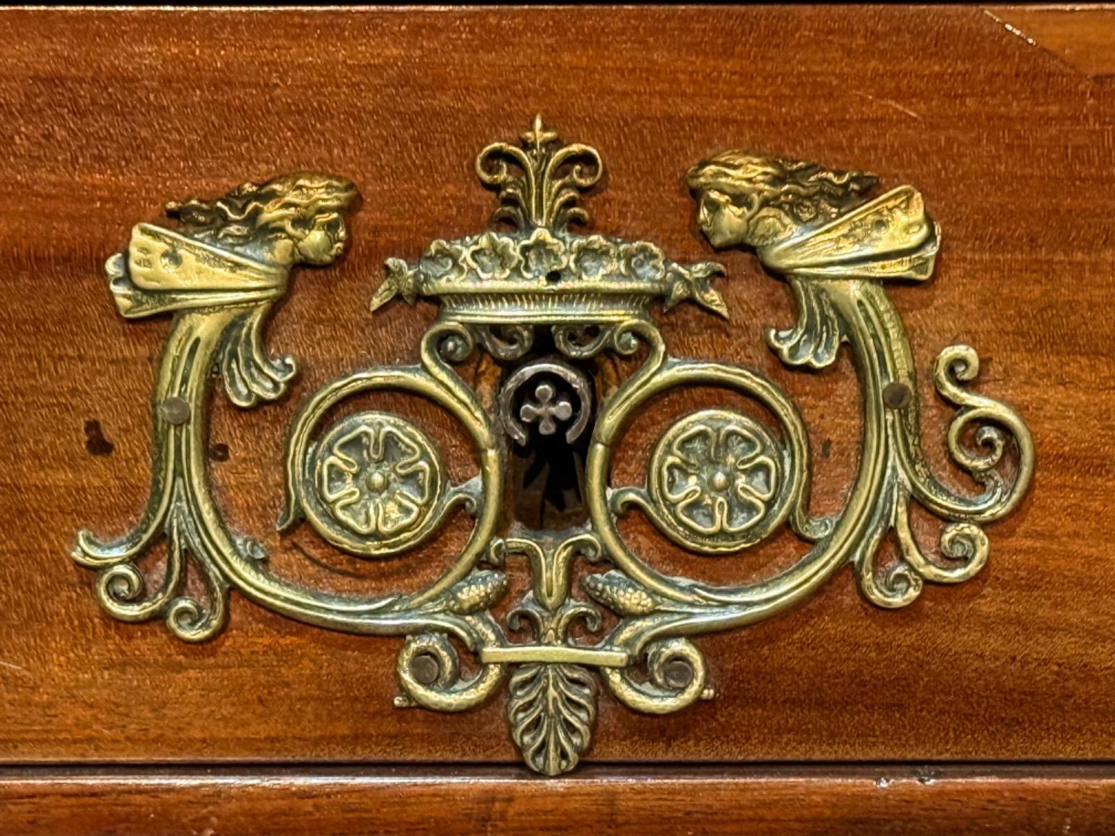 Mahogany empire chest of drawers 