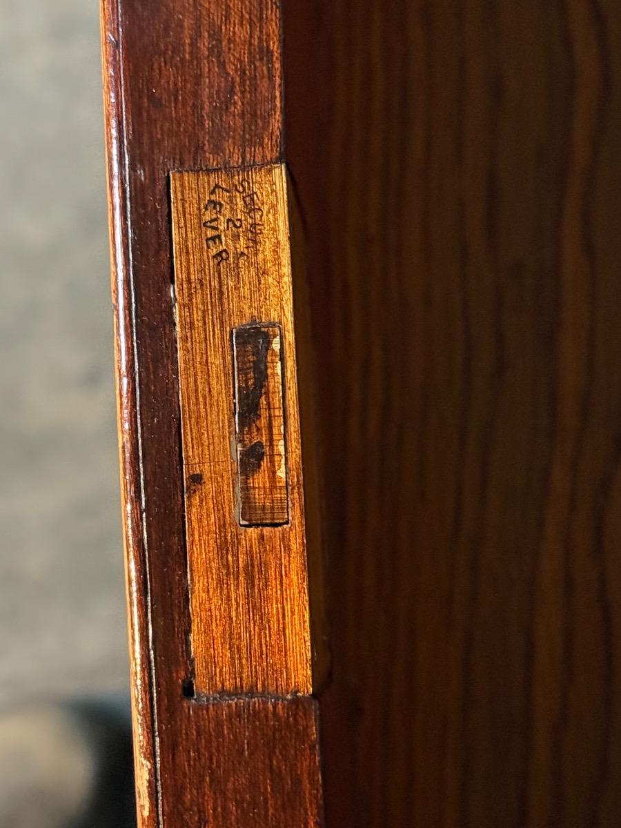 Mahogany english server 