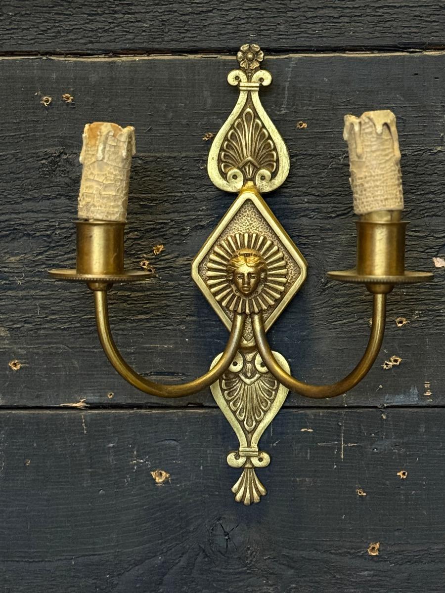 Pair of brass wall lights 