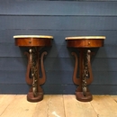 style Pair of consoles with marble top
