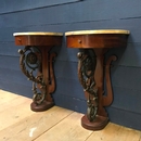 style Pair of consoles with marble top