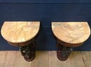 style Pair of consoles with marble top