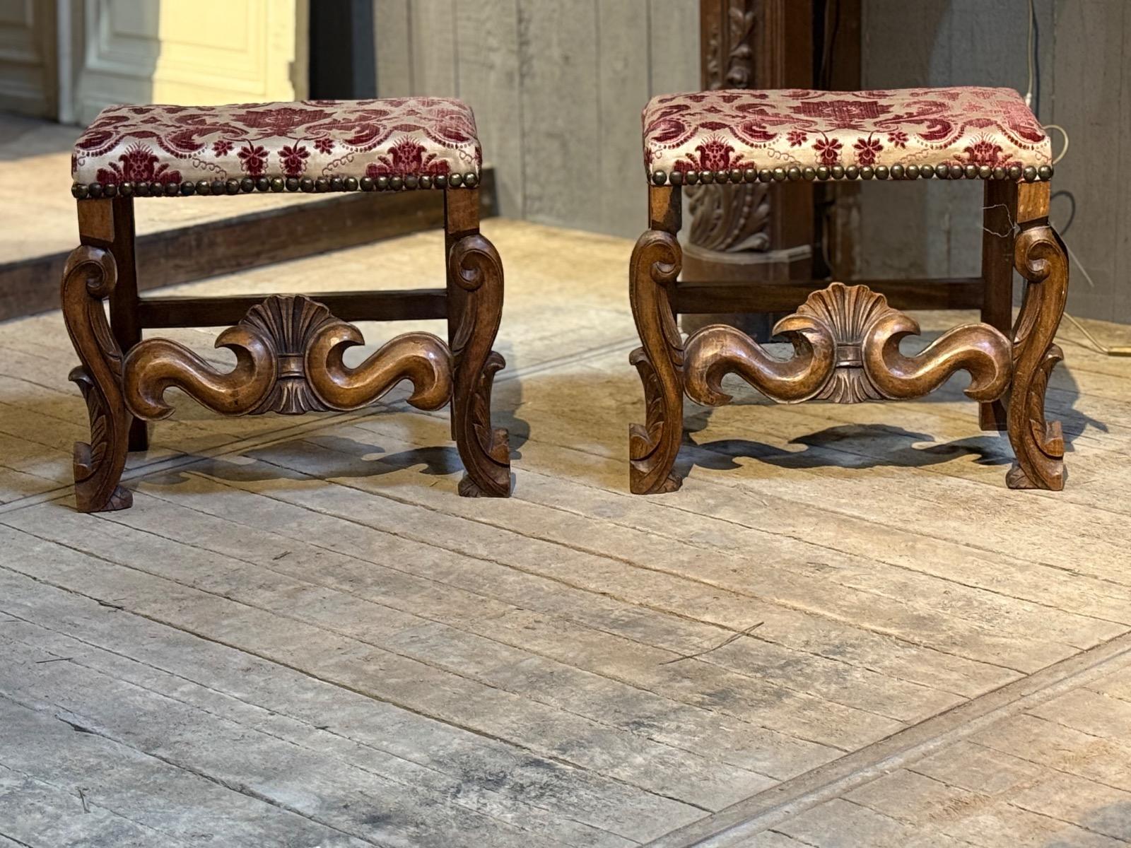 Pair of italian stools 