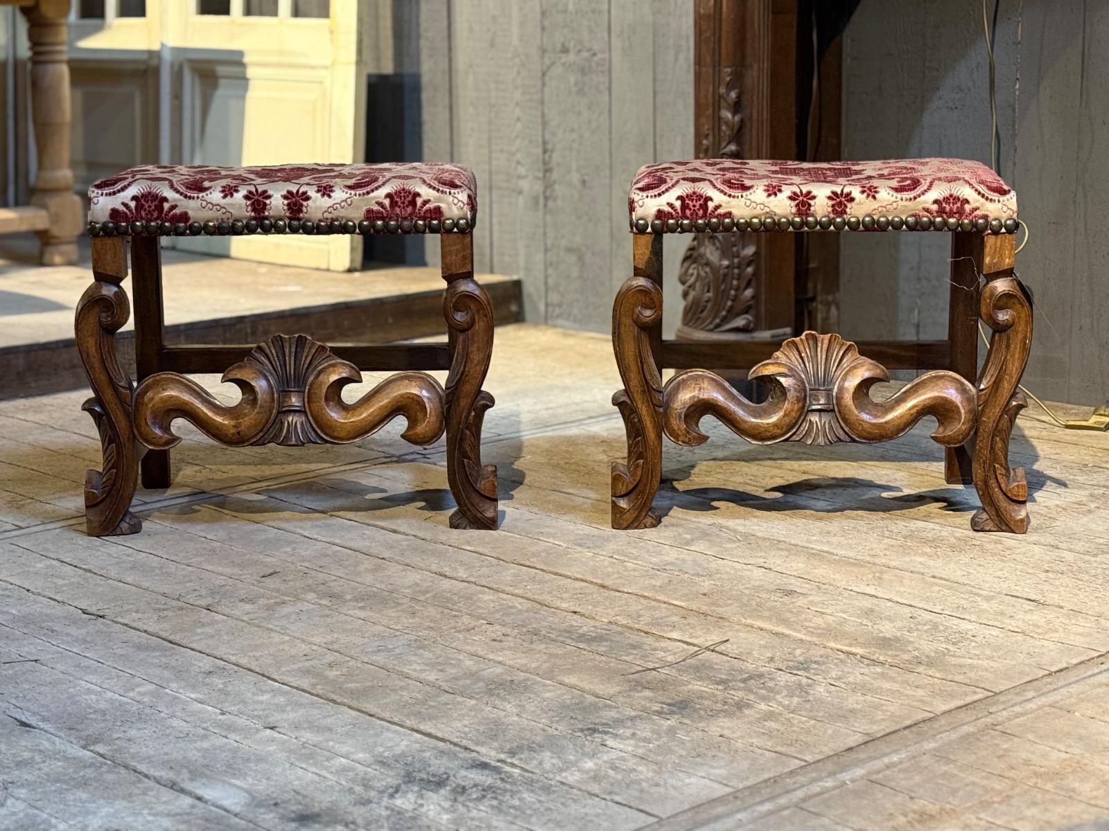 Pair of italian stools 