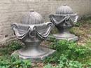 Paire de décorations en pierre bleue sculptée  en Pierre bleue, 19eme siècle