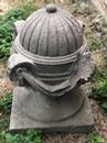 Paire de décorations en pierre bleue sculptée  en Pierre bleue, 19eme siècle