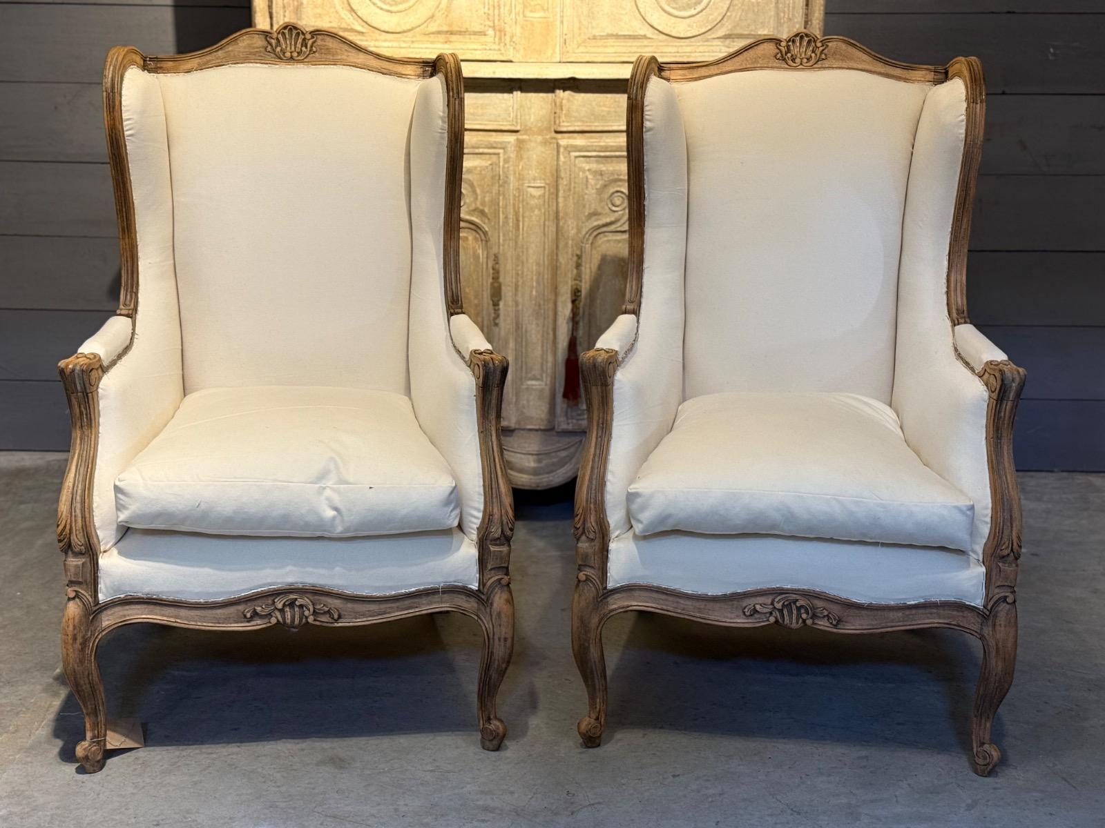Pair of winged bergères 