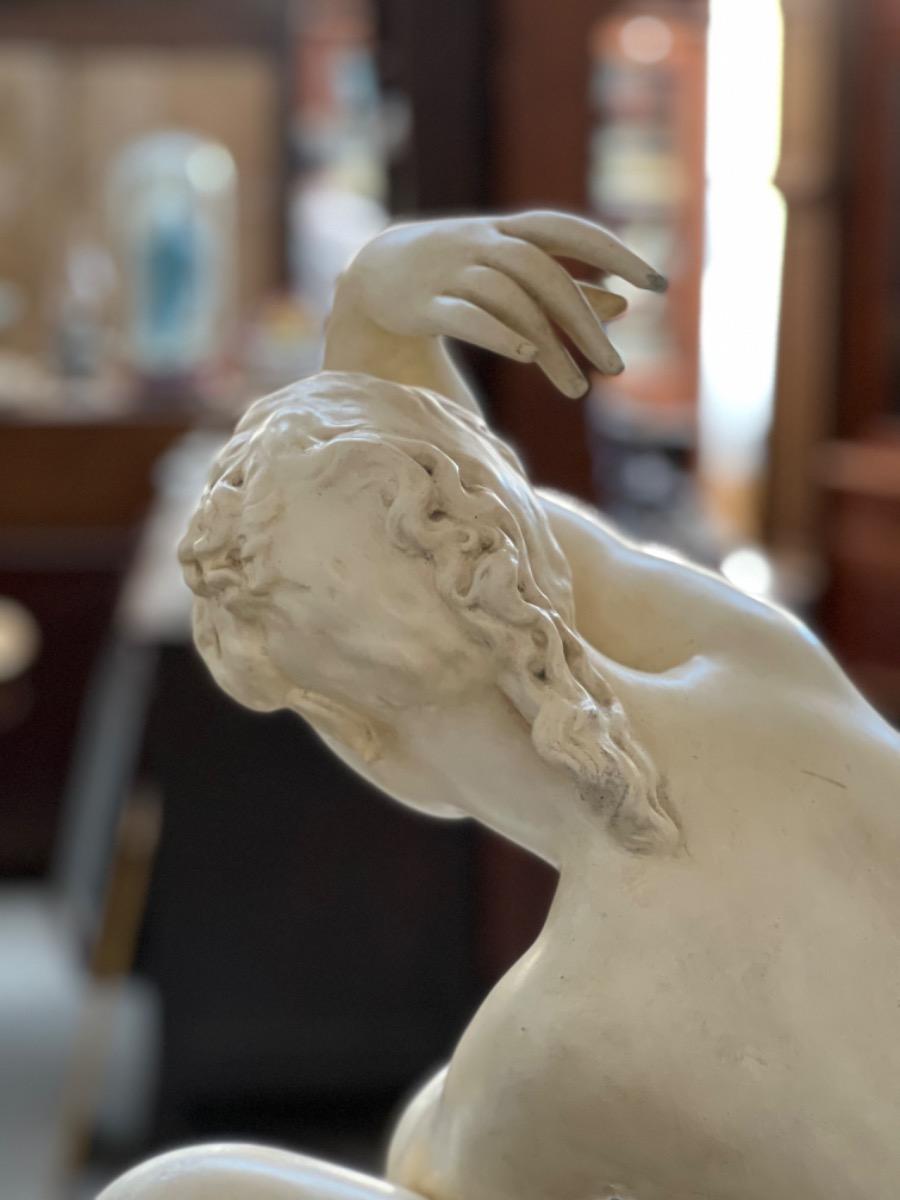 Plaster statue of Venus 