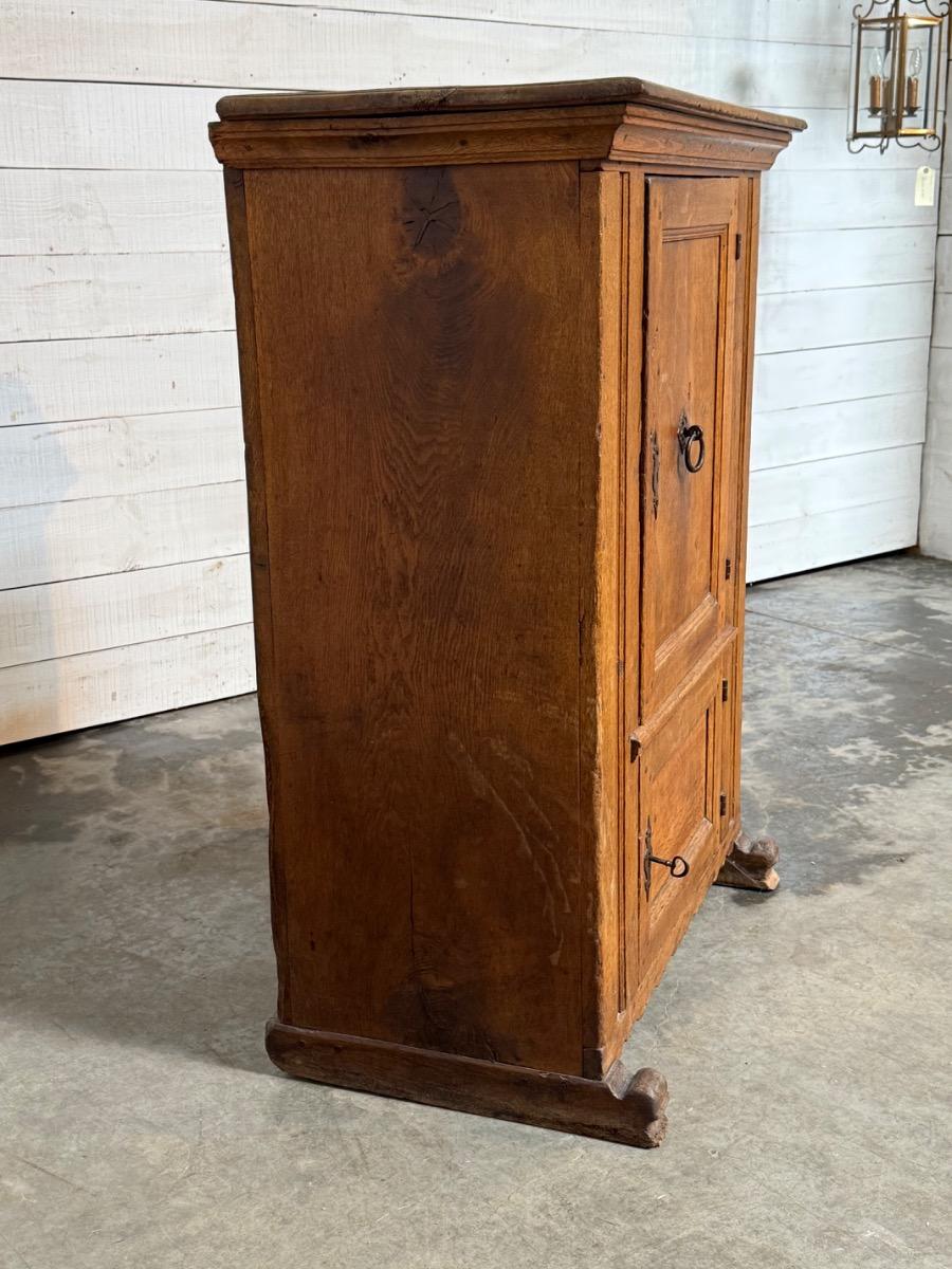 Primitive cabinet 