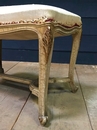 Repose pied peint Louis XV