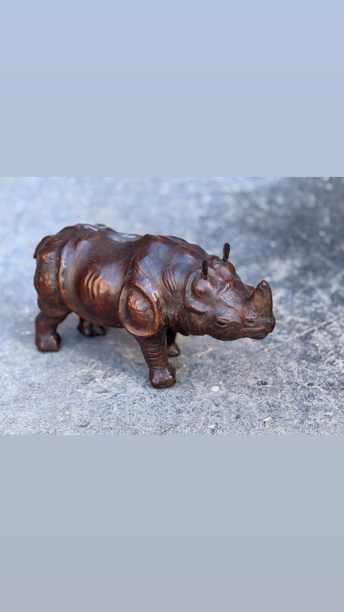 Rhino sculpture in leather 
