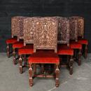 Série de 10 chaises renaissance en noyer