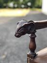 Série de 4 fauteuils en cuir et têtes de bélier