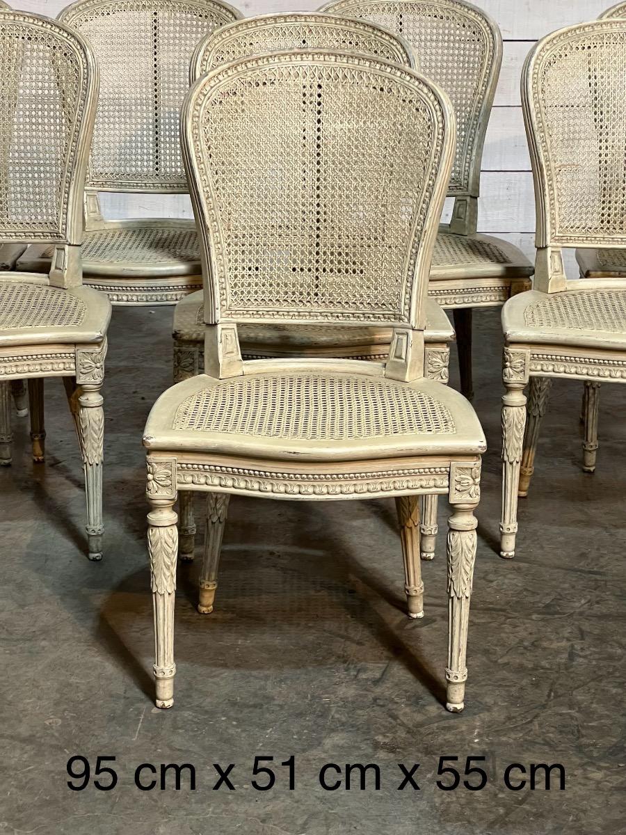 Set of 8 dining chairs 