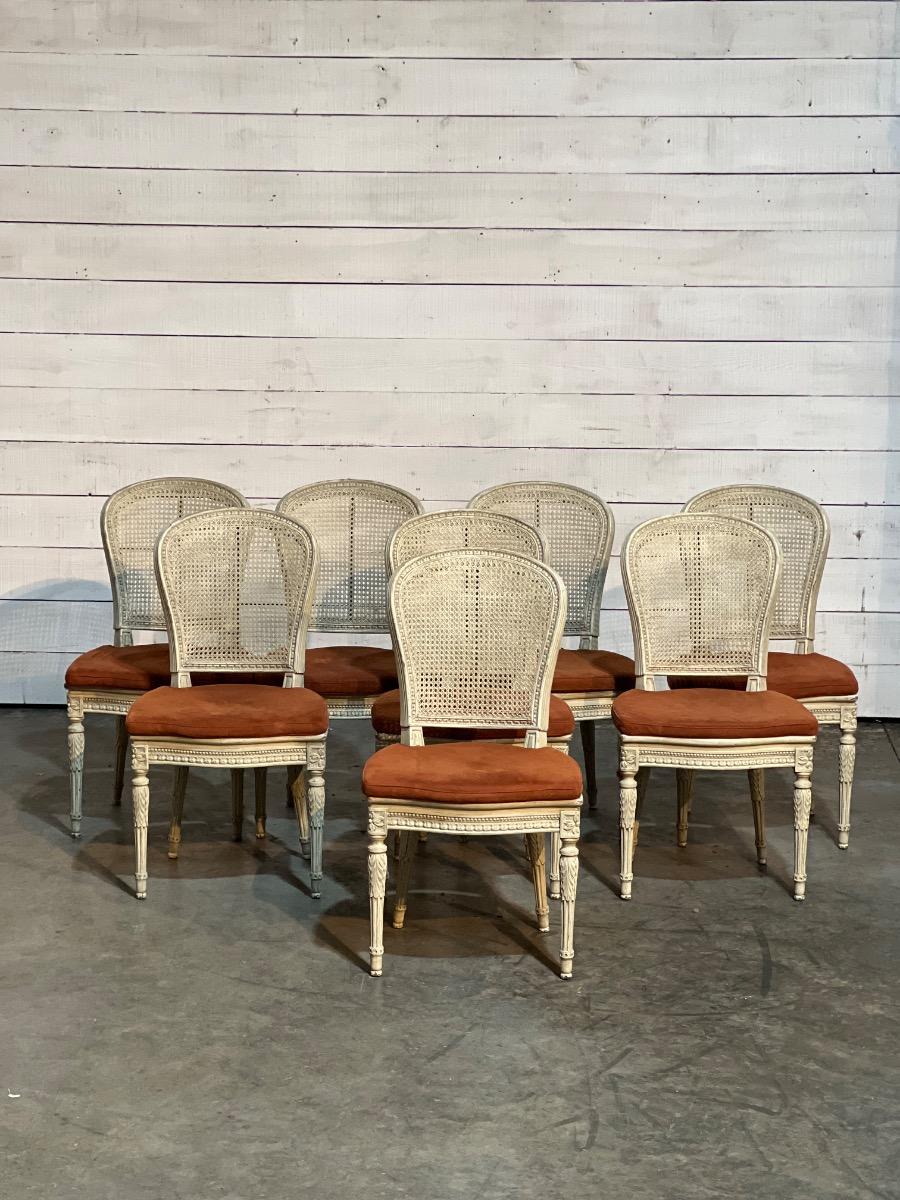 Set of 8 dining chairs 
