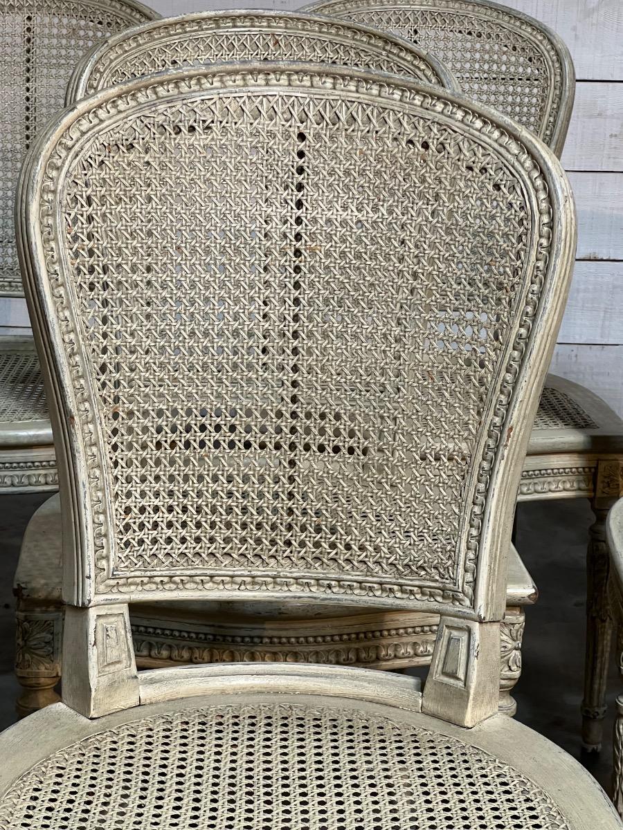 Set of 8 dining chairs 