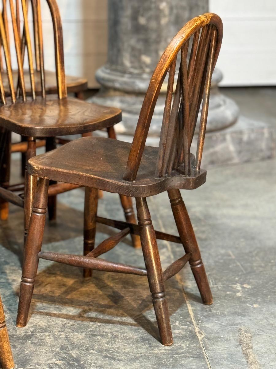 Set of 9 english chairs