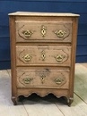 style Small bleached chest of drawers