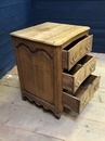 style Small bleached chest of drawers