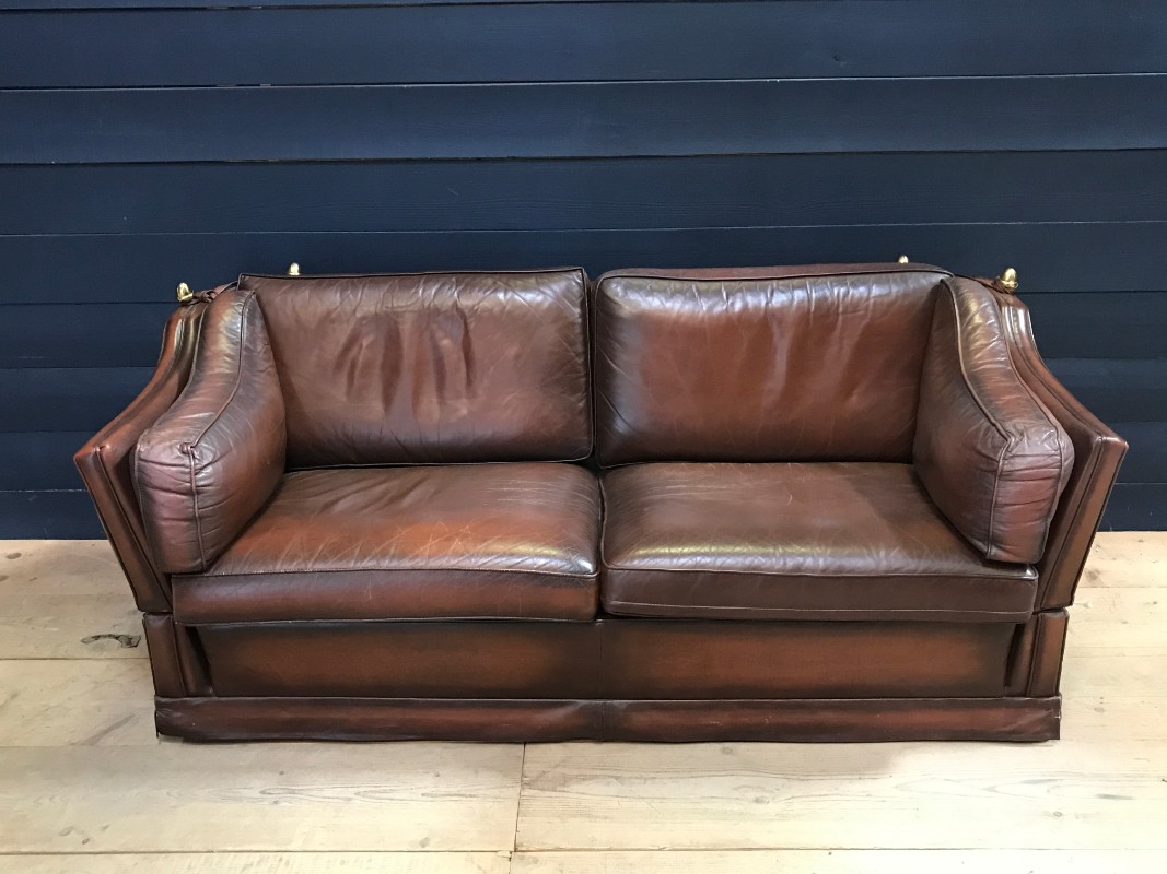 Post Planeet baan English leather sofa - SOFAS - FAUTEUILS - European Antique Warehouse