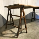 Table antique en bois avec planche