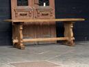 Table brutaliste