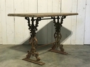 Table de jardin en fer forgé et bois