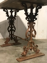 Table de jardin en fer forgé et bois