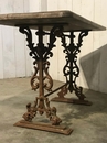 Table de jardin en fer forgé et bois