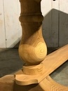 Table style monastaire