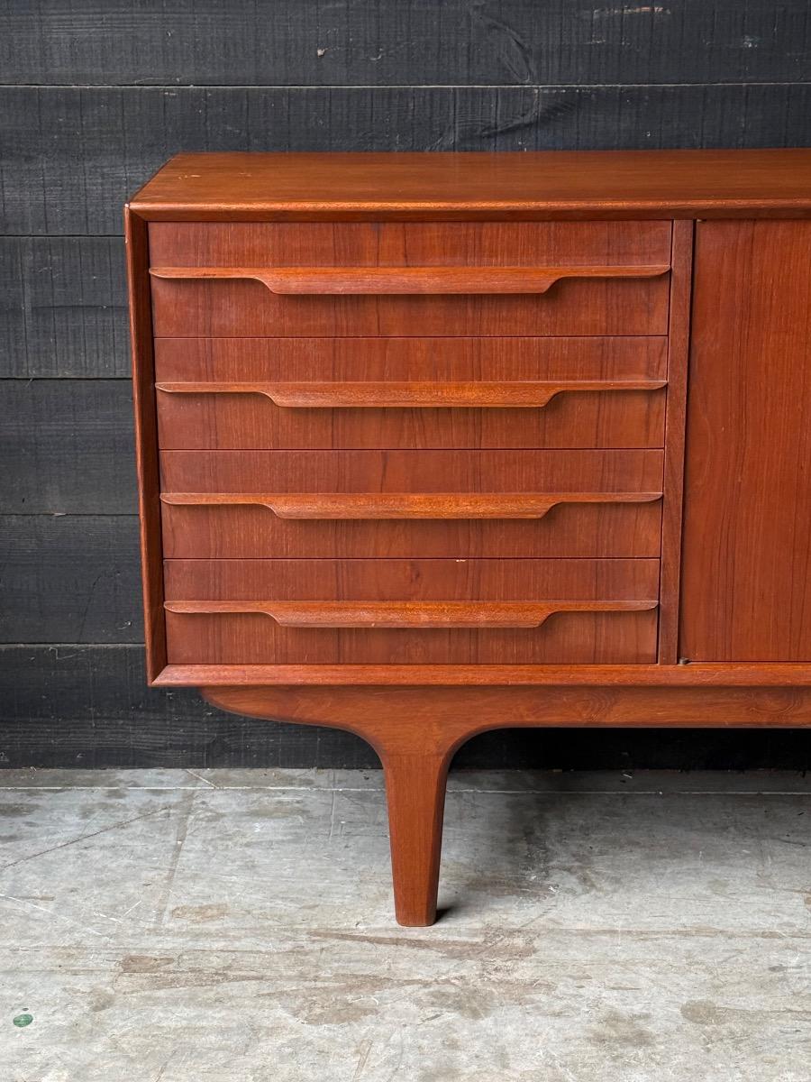 Vintage teak enfilade 